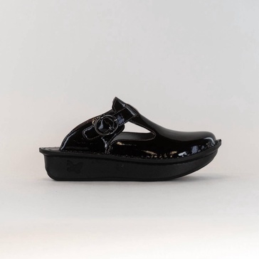 women's classic clog in black cherry