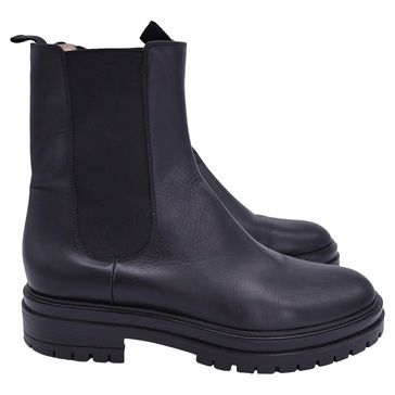 chester ankle boots in black leather