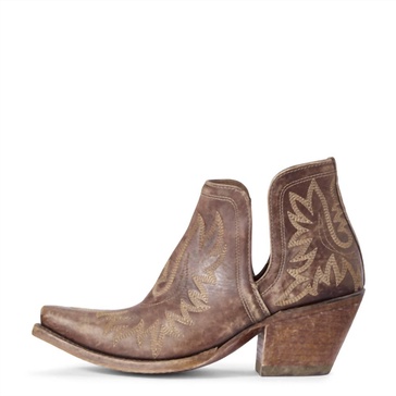 women’s dixon western boots in naturally distressed brown