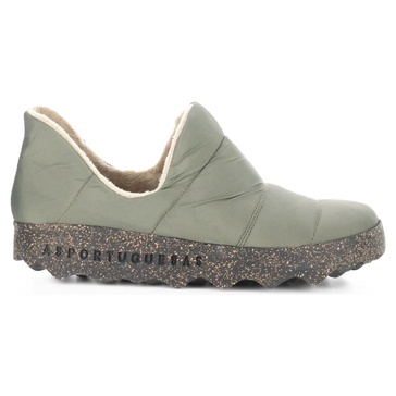 slip on sneaker in crus taupe