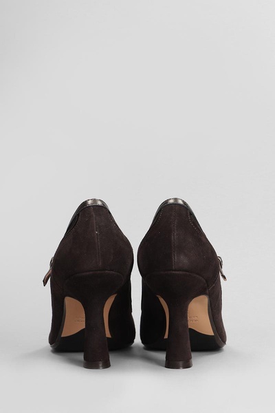 Anna F. Pumps
