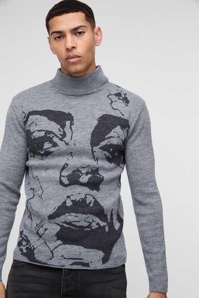 Muscle Fit Extended Neck Plated Face Graphic Knitted Sweater