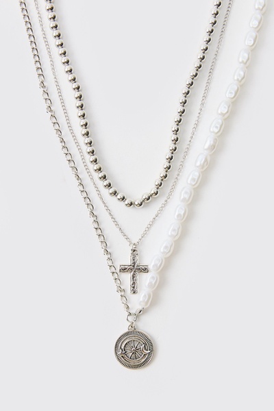 Layered Pearl Necklace With Pendants