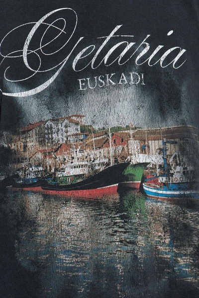 Getaria T-shirt Oversized in Black Faded