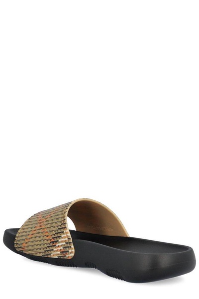 Check Pattern Slip-on Slides