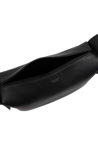 Zip-up Shoulder Bag