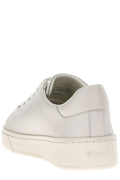 Round Toe Lace-up Sneakers