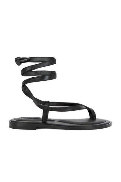 Elliot Sandal