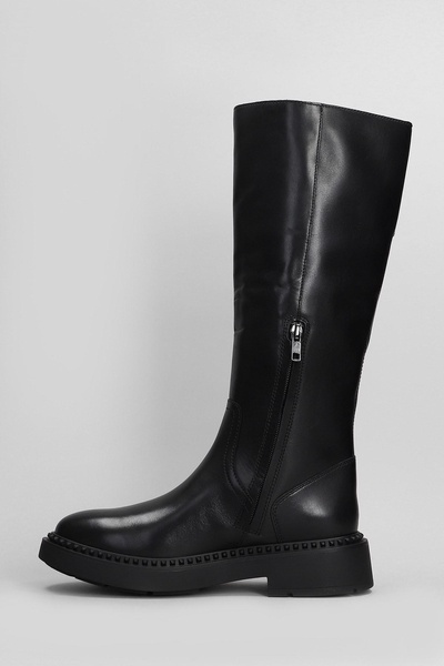 Mandeville Low Heels Boots In Black Leather