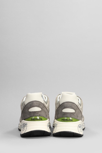 Sneaker 'mase'