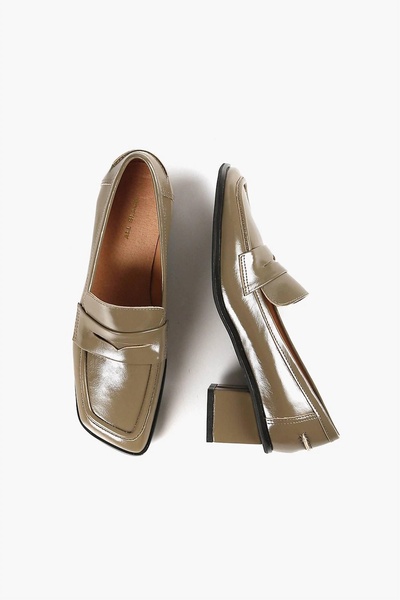 angle loafer princess in khaki