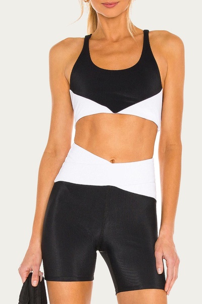 cora short in black/white
