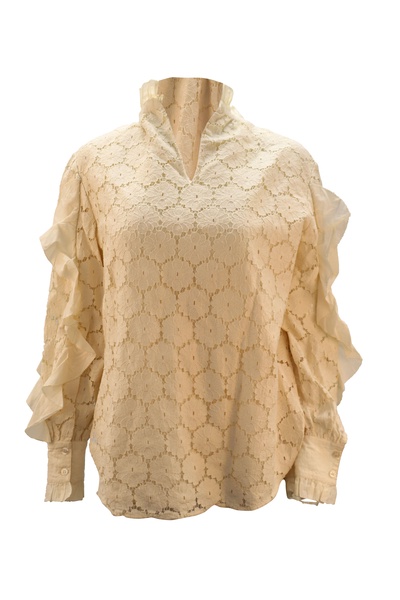 lace rio blouse in cream cotton