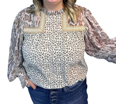 chiffon poet long sleeves top in animal print