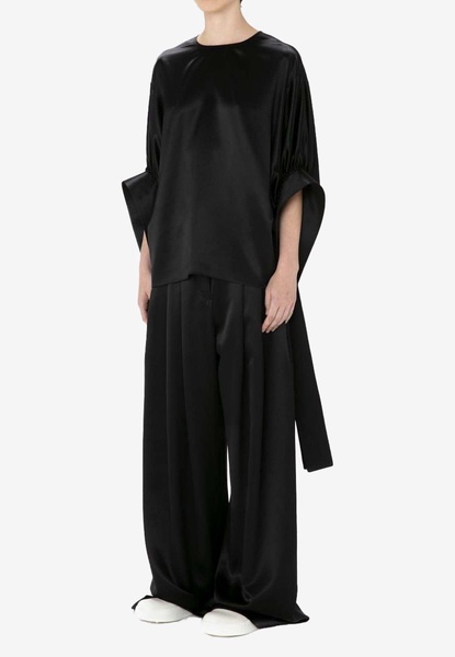 atin-finish pleated blouse