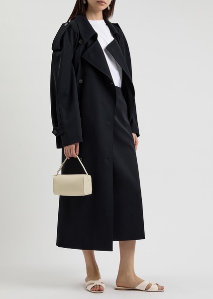 Knotted leather sliders