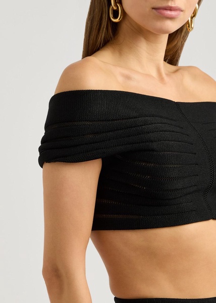 Off-the-shoulder cropped knitted top 