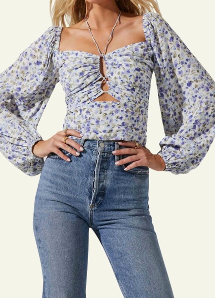 floral top in blue