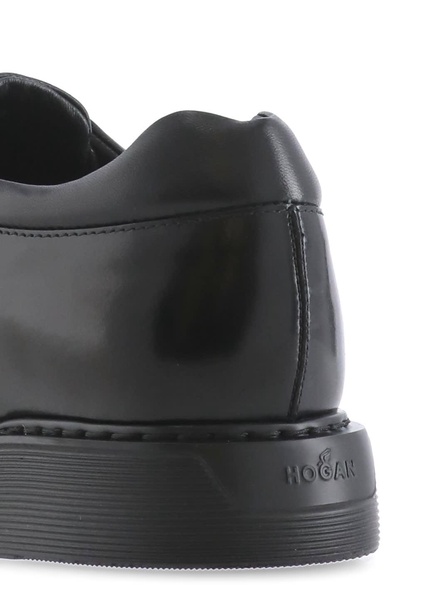 H576 Lace-up Shoes