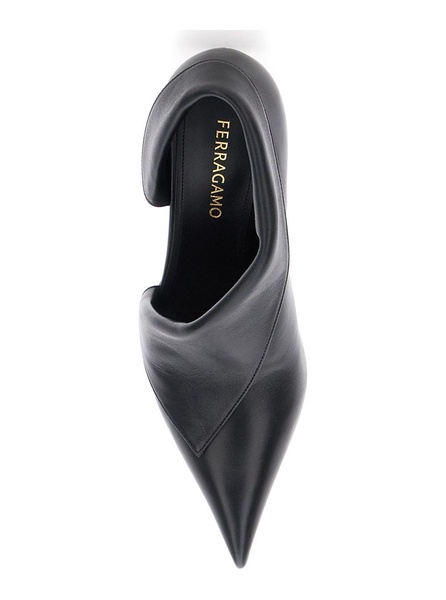 Black Pumps with Pointed Design and Side Opening Detail in Leather Woman