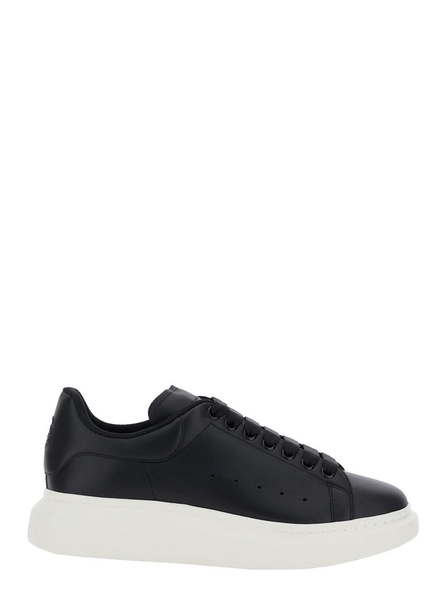 Black Low Top Sneakers with Chunky Sole in Leather Man