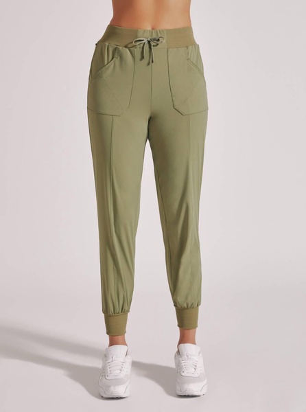 mastermind jogger in burnt olive