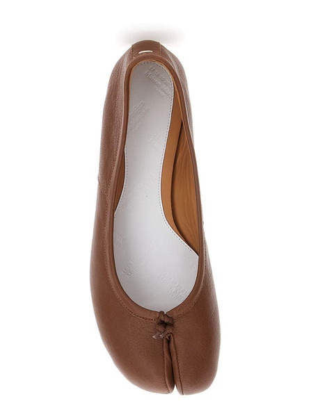 'Tabi' Brown Ballet Flats With Pre-Shaped Toe In Smooth Leather Woman