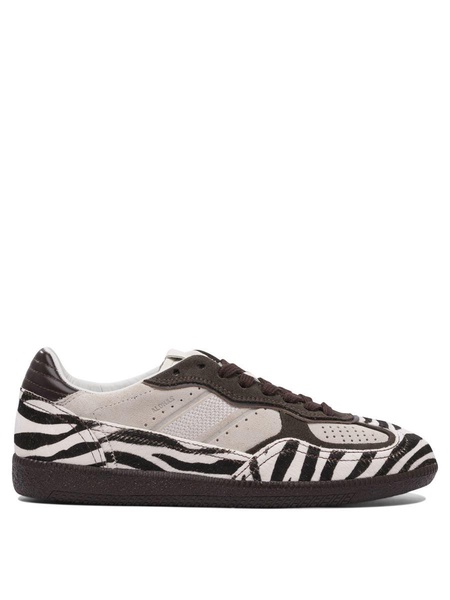 Alohas Sneakers & Slip-On