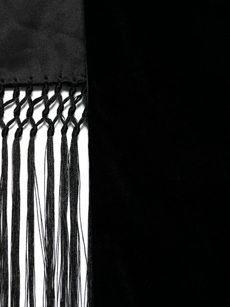 Velvet scarf with fringes