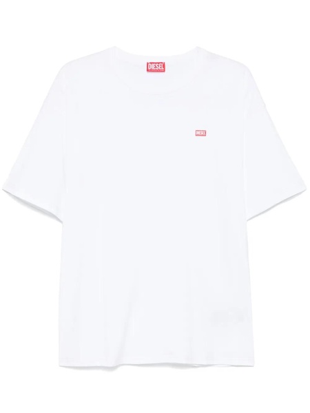 White cotton t-shirt with small logo print