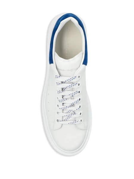 SNEAKERS LOGO