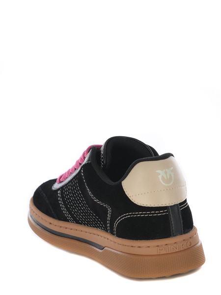 Sneakers With Colored Laces