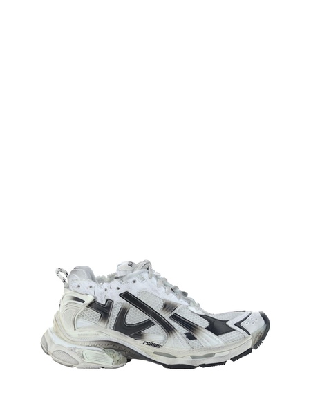 Runner Sneakers