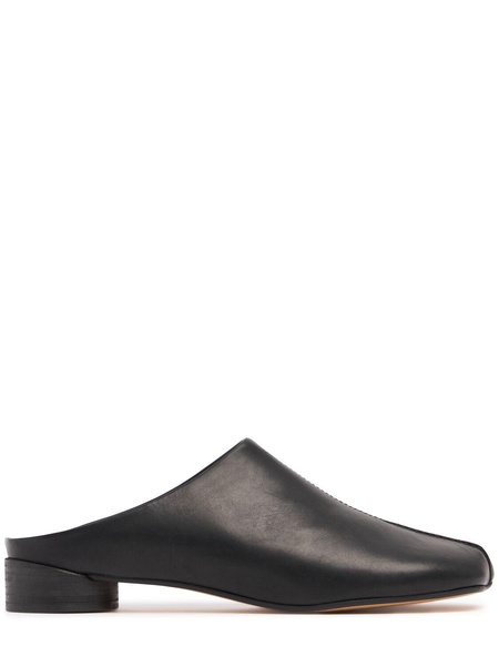 MM6 anatomic split toe slippers