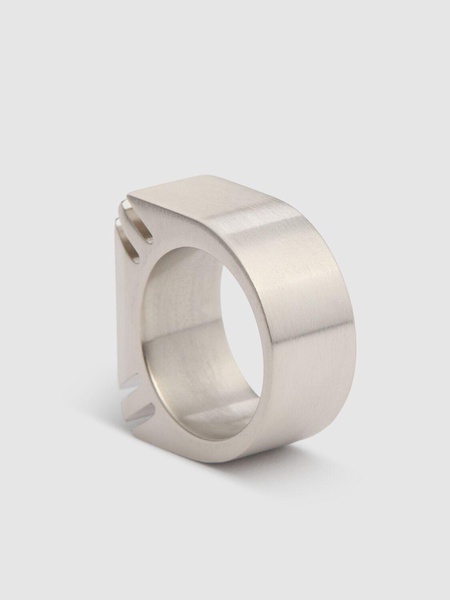 Cut beveled ring