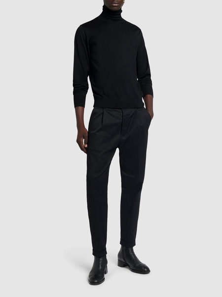 Knit wool turtleneck