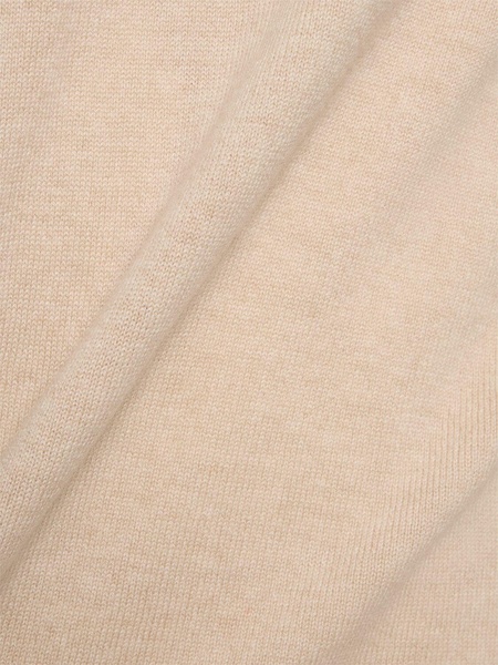 Fine cashmere crewneck sweater