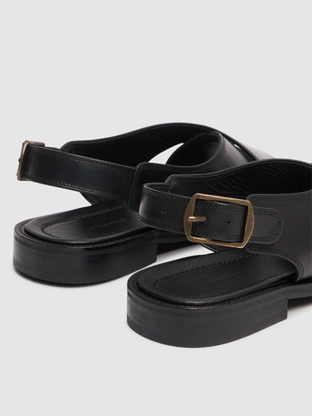 Cross strap leather sandals
