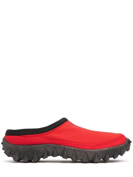 Snowclog sneakers