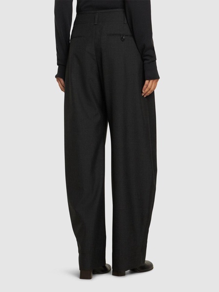 Curved volume tailored pants