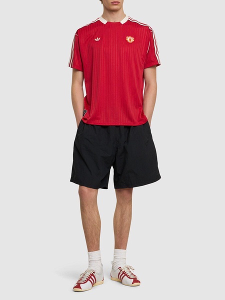 Manchester United Icon football jersey