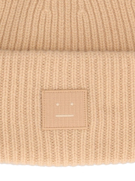 Pansy Face wool beanie