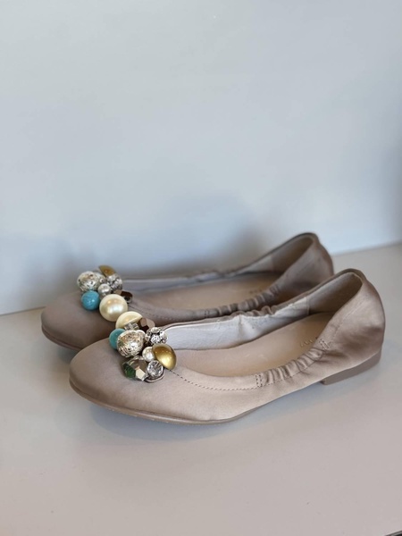 cluster ballet flat in beige