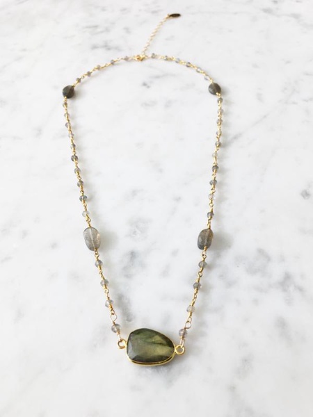 mrs. parker endless summer labradorite necklace in gold
