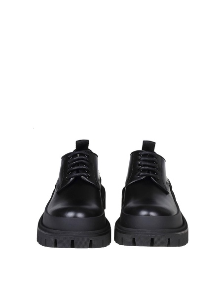 Leather lace-ups