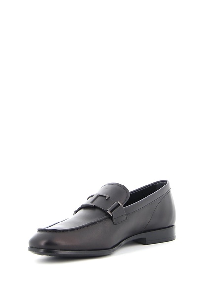 Timeless leather loafers