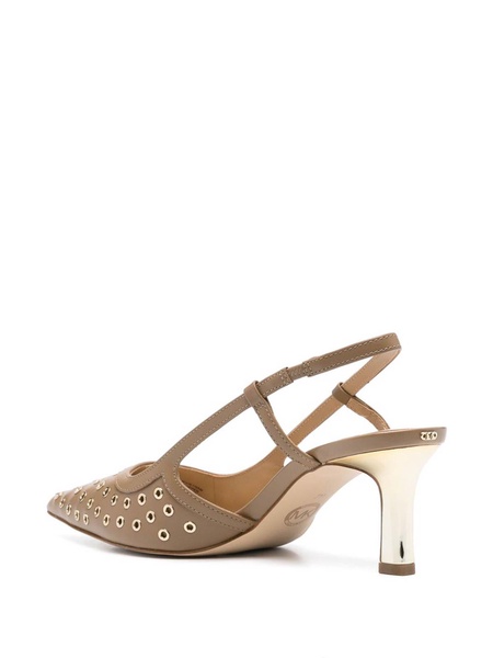 Court shoes