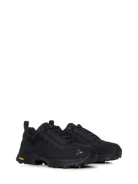 Low top Sisneakers