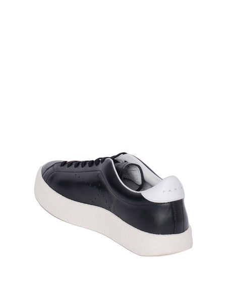 Swing low sneakers