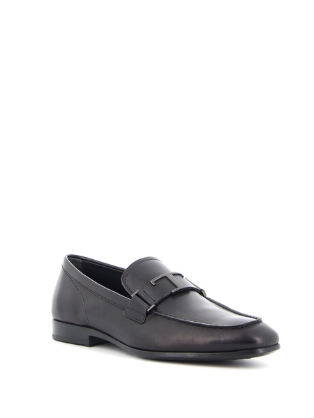 Timeless leather loafers